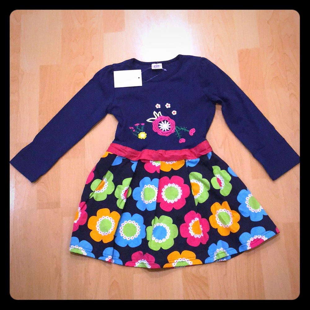 Pretty Floral long sleeves dress, NWT